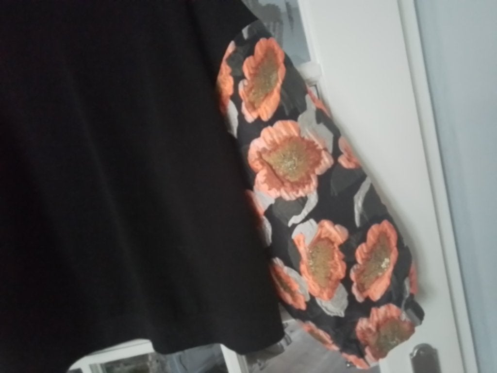 Trui van essentiel antwerp, Ophalen of Verzenden, Zo goed als nieuw, Maat 38/40 (M), Zwart
