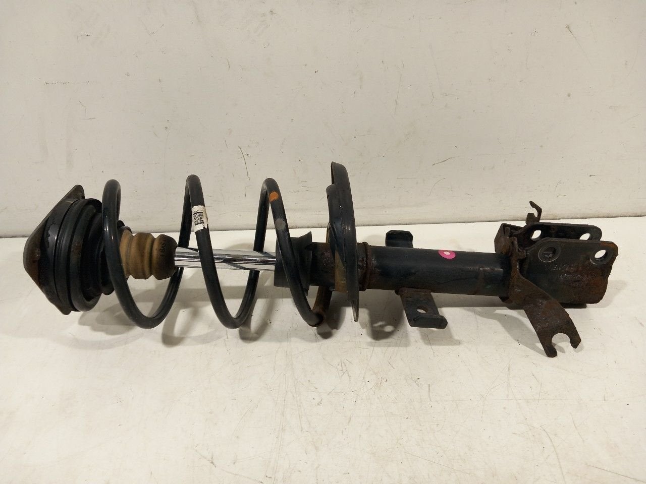 Veerpoot links voor Renault Clio, Onderdelen@venauto.nl, Van der Ven Autorecycling B.V., Gebruikt, Ettenseweg 76, 4706 PB Roosendaal, The Netherlands