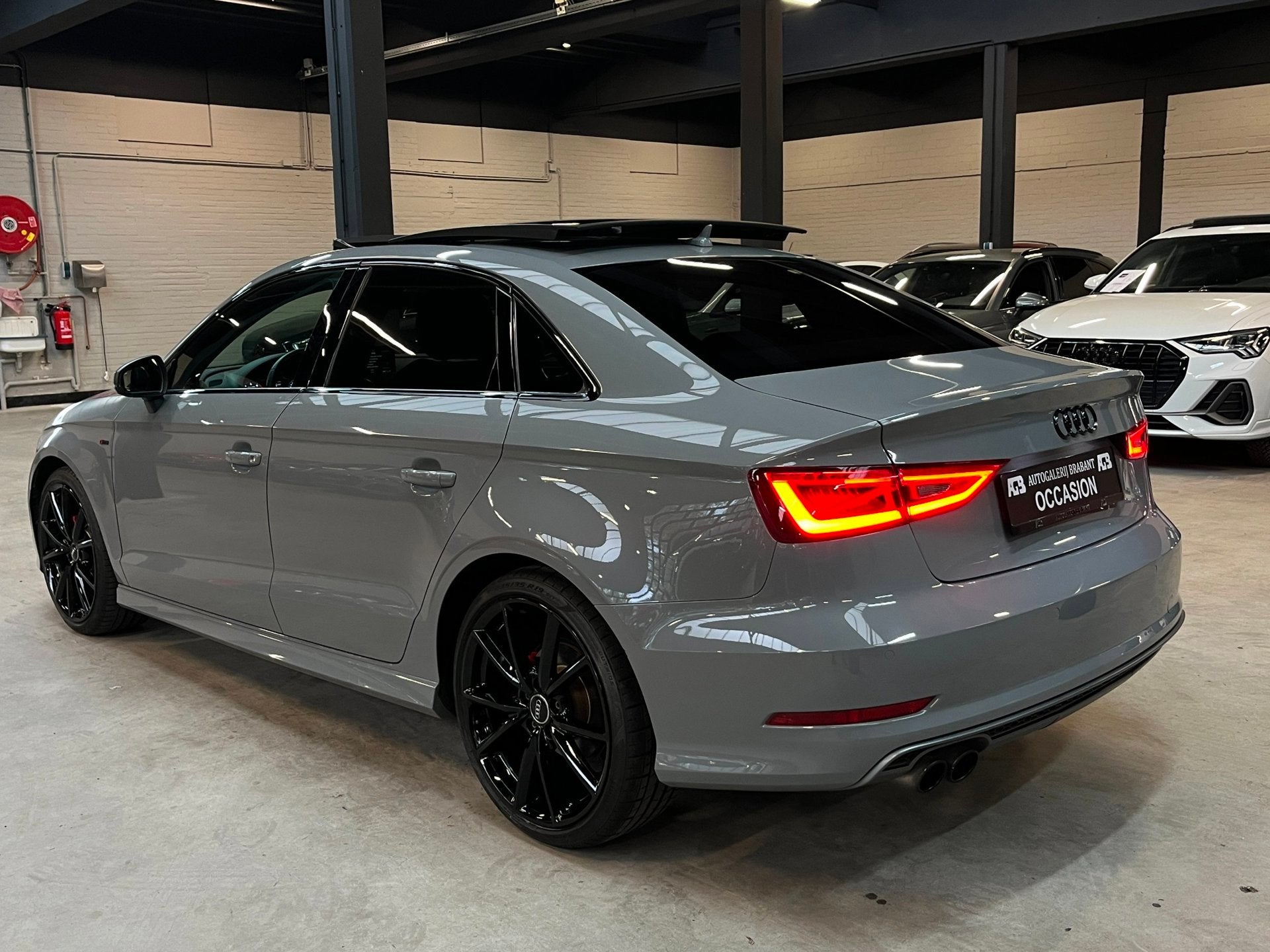 Foto 3 van Audi A3 Limousine 1.8 TFSI quattro S tronic *Pano/Navigatie/
