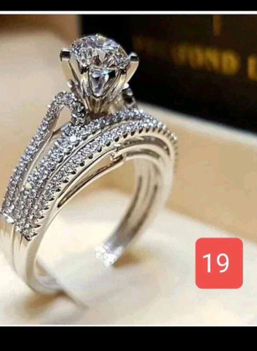 GRATIS VERZENDINGZ 2 DELIG luxe ring, Sieraden, Tassen en Uiterlijk, Ringen, Nieuw, Dame, Zilver, Met edelsteen, Met strass, Ophalen of Verzenden