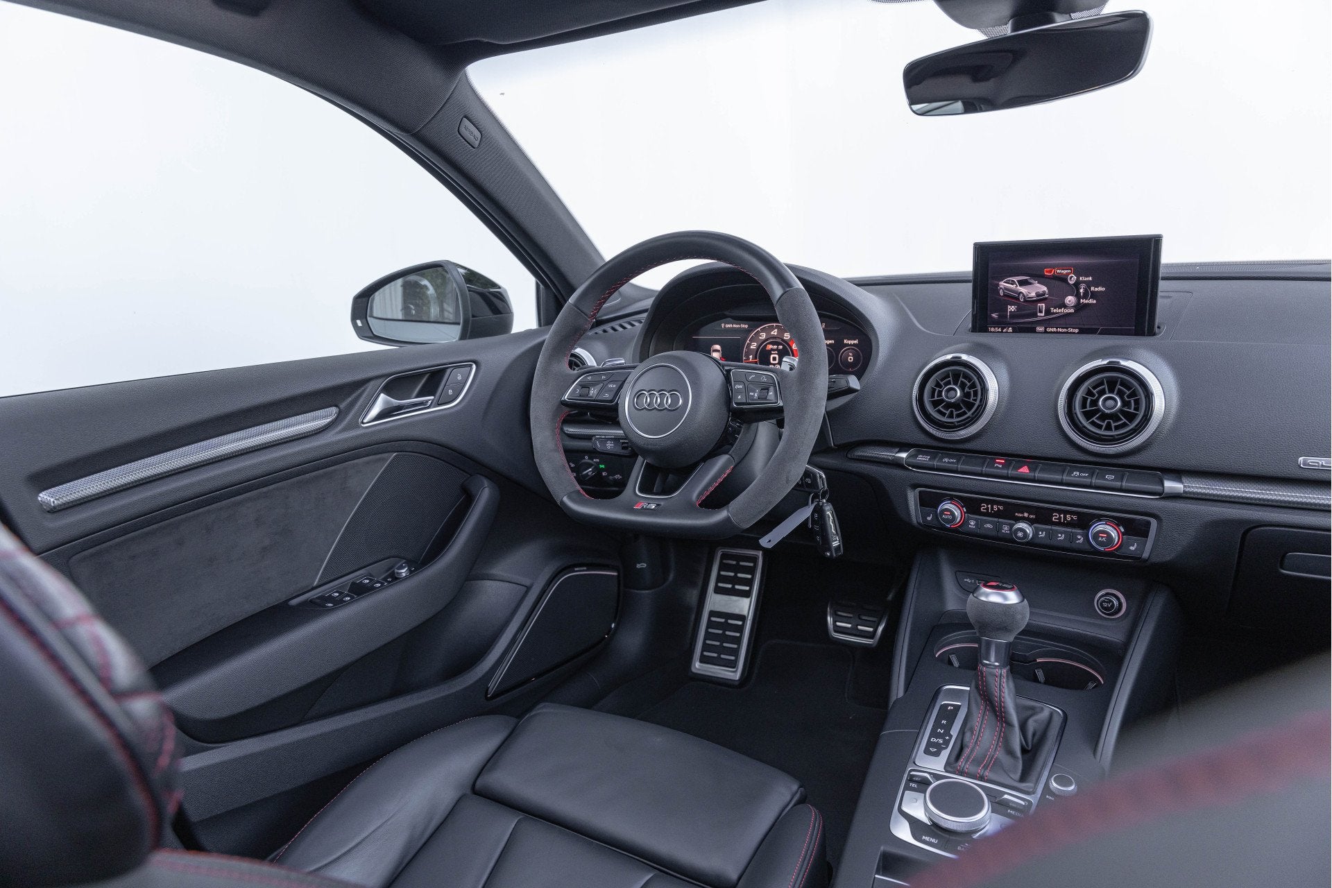 Audi RS3 Limousine 2.5 TFSI 400pk Quattro Pano B&O RS-stoele, Auto's, Automaat, Gebruikt, Euro 6, RS3