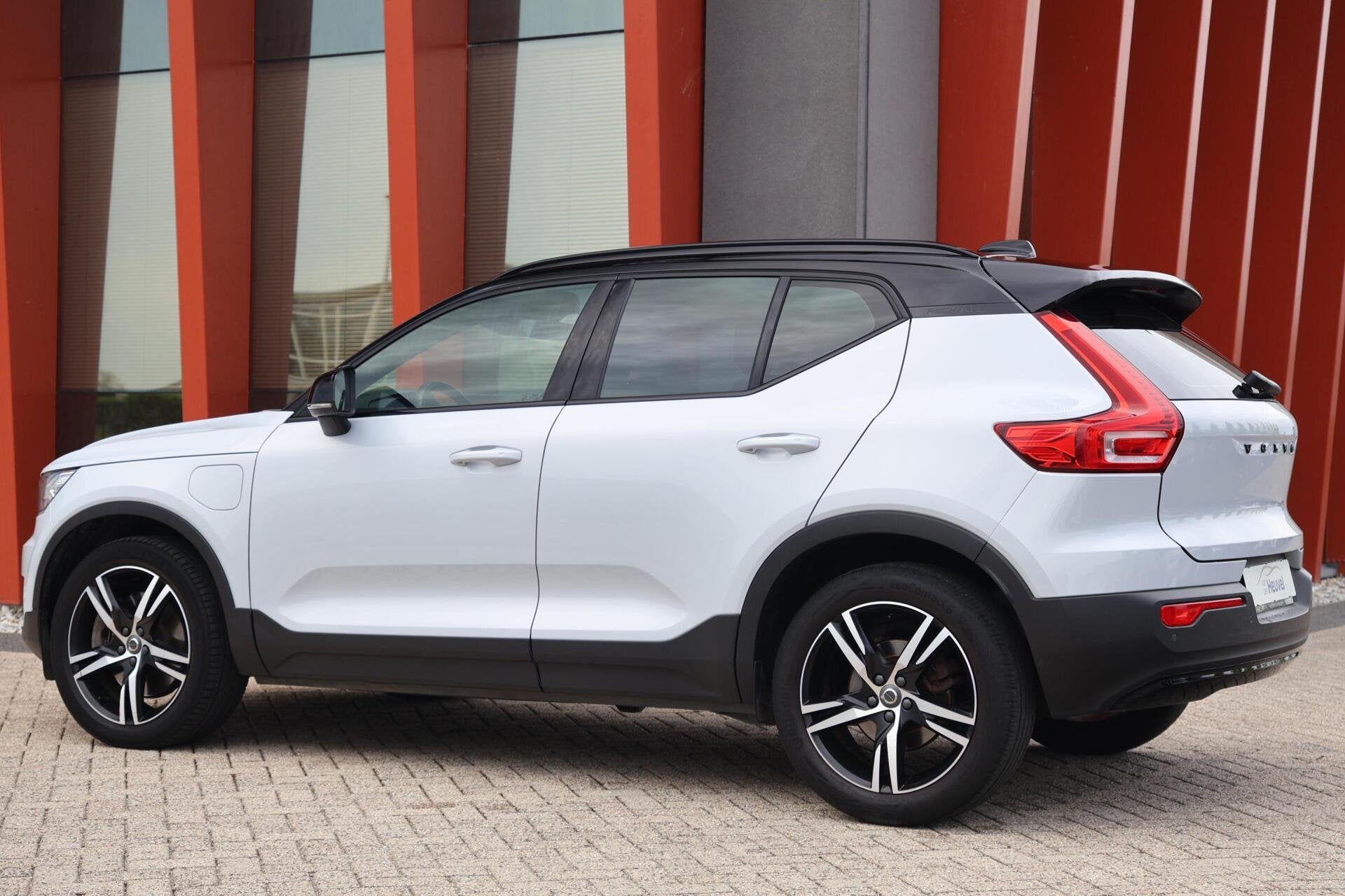Foto 4 van Volvo XC40 T4 Recharge R-Design | Stoelverwarming | Trekhaak