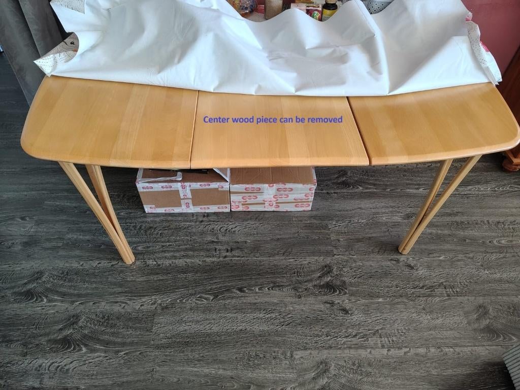 wooden dinning table with 4 chairs, Ophalen, 200 cm of meer, 50 tot 100 cm, Zo goed als nieuw