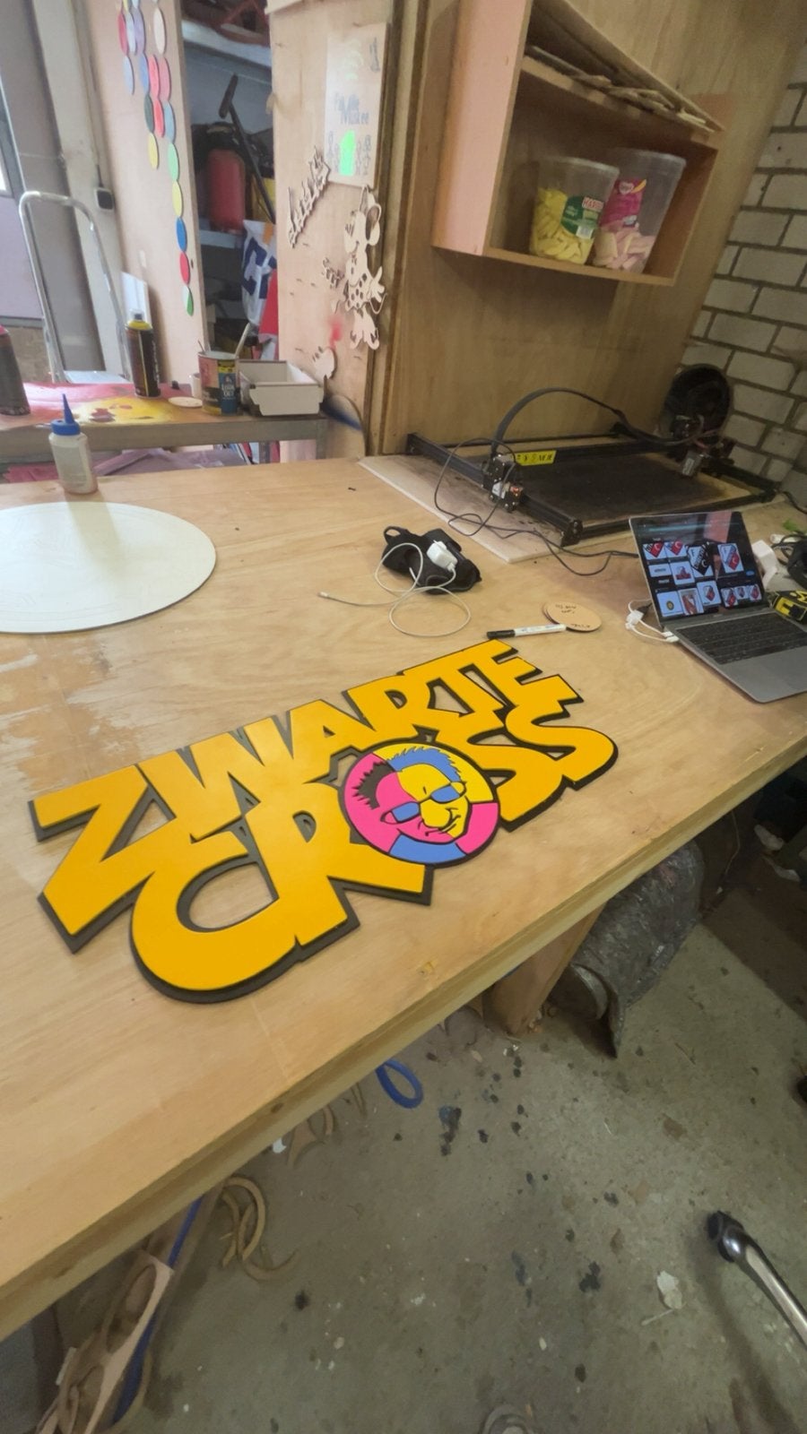 Houten Zwarte Cross Bord, Ophalen of Verzenden, Nieuw, Reclamebord