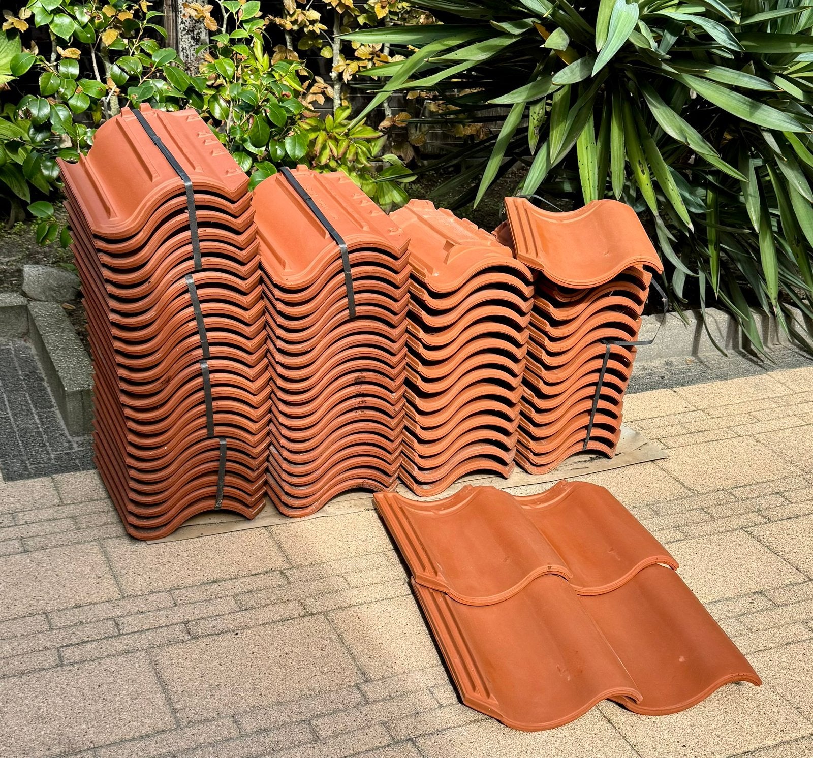 NIEUWE Monier 06 Oud Hollandse 13/20 Dakpannen, 76 stuks., Doe-het-zelf en Verbouw, Ophalen, Steen of Klei, Nieuw, 5 tot 10 m²
