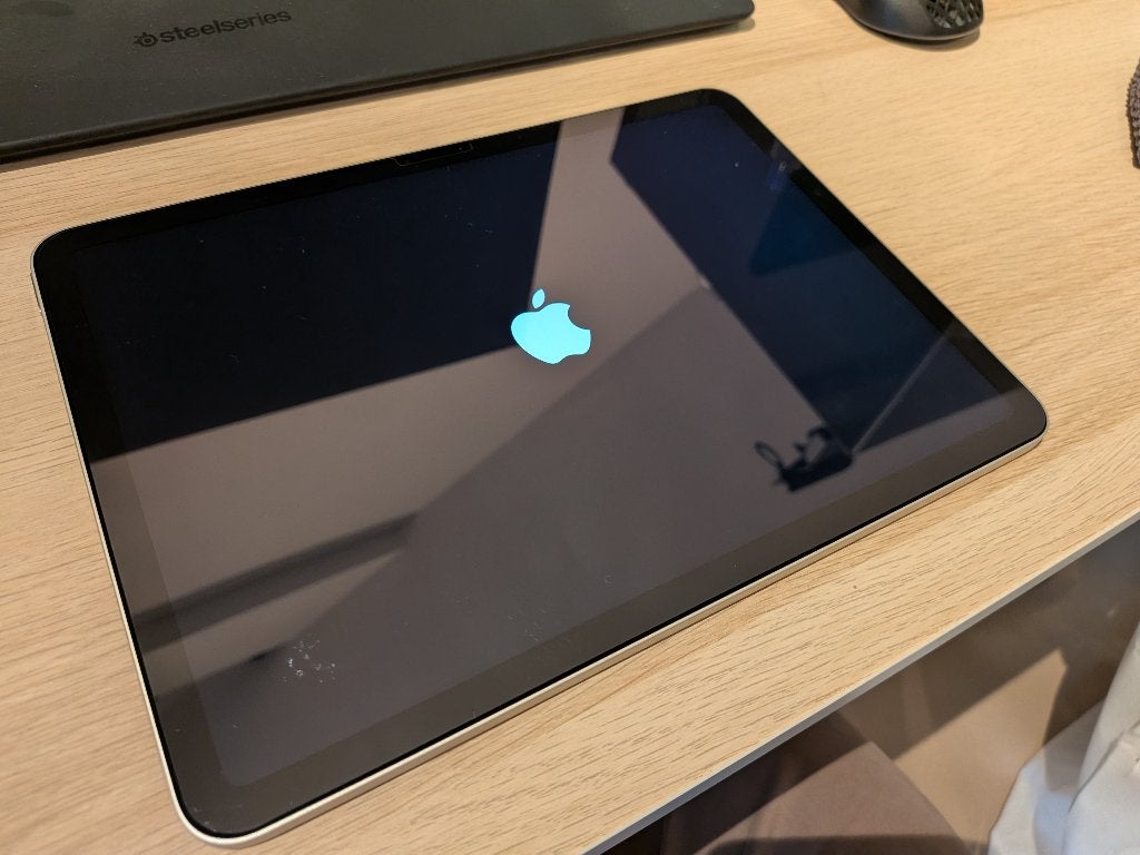 Foto 5 van IPAD AIR 11 WIFI 128GB STARLIGHT+PENCIL PRO+MAGIC KEYBOARD