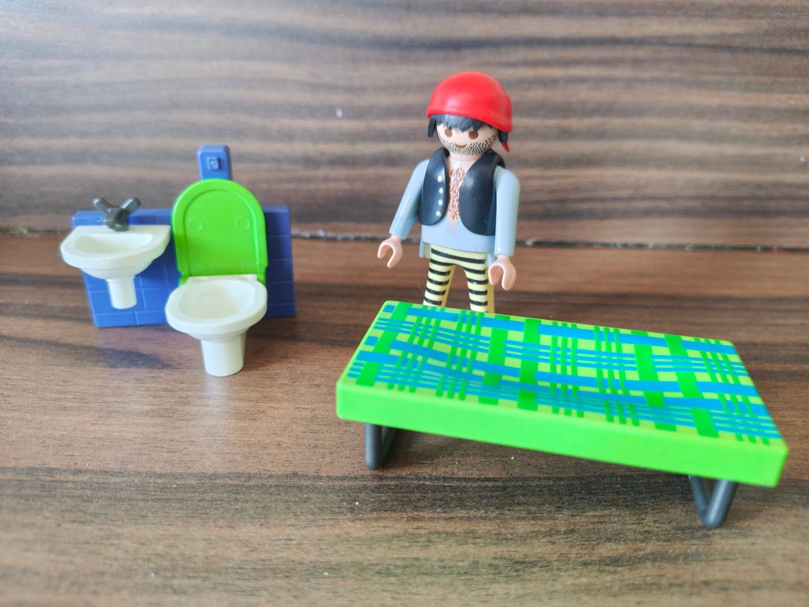 38. Playmobil boef met toilet en bed, Ophalen of Verzenden, Gebruikt