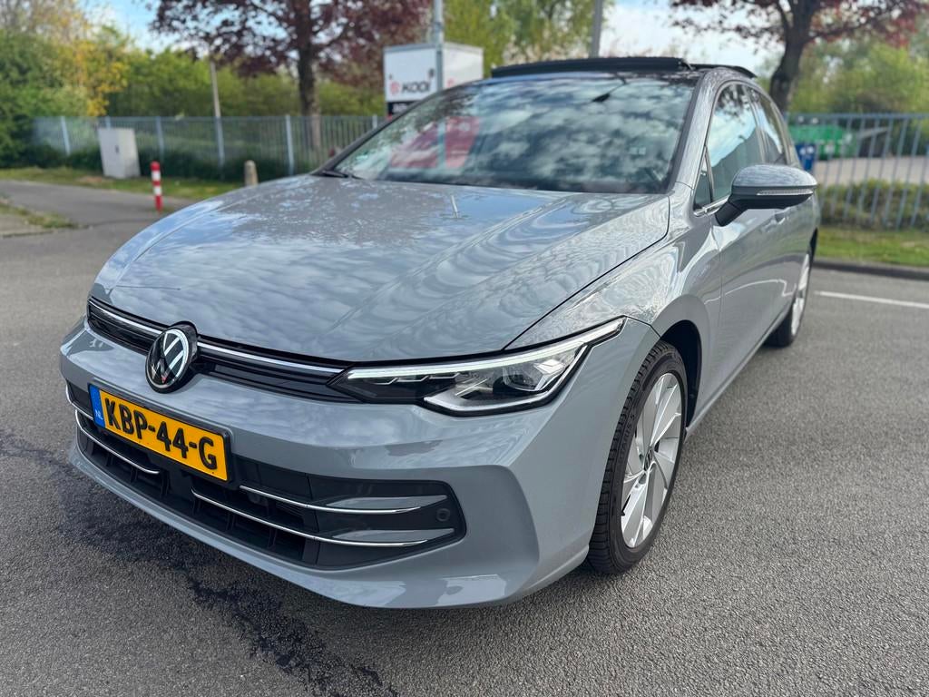 Volkswagen GOLF 1.5 eTSI DSG Panorama Camera facelift HUD Me, 150 pk, Alcantara, Bedrijf, 1276 kg