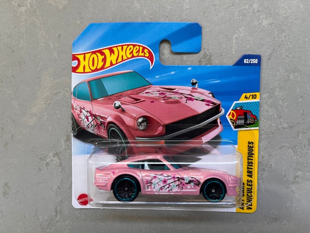 Hot Wheels Datsun 240Z roze + blauw nieuw in doos 20260829-2, Ophalen of Verzenden, Nieuw