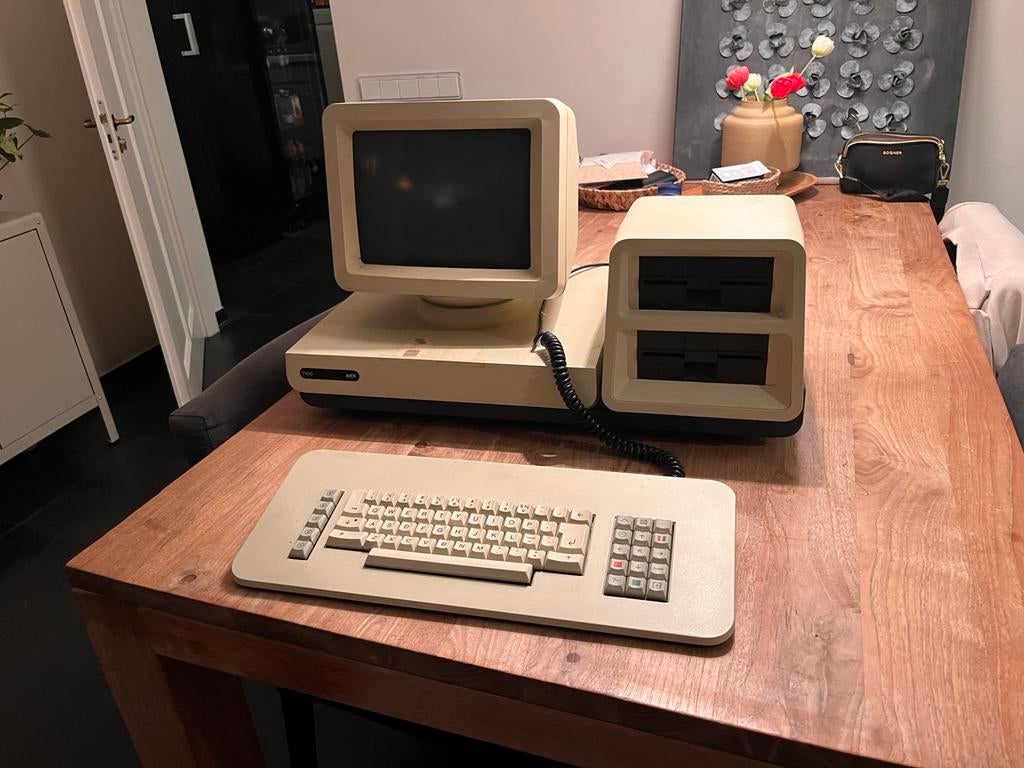 AES 7100 vintage computer, Computers en Software, Vintage Computers, Ophalen