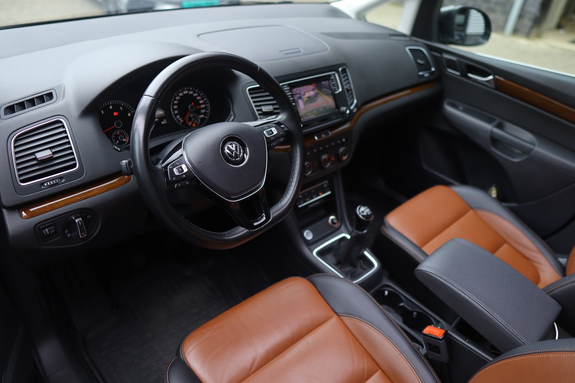 Foto 22 van Volkswagen SHARAN 1.4 TSI Exclusive Series 7 zits Full optio