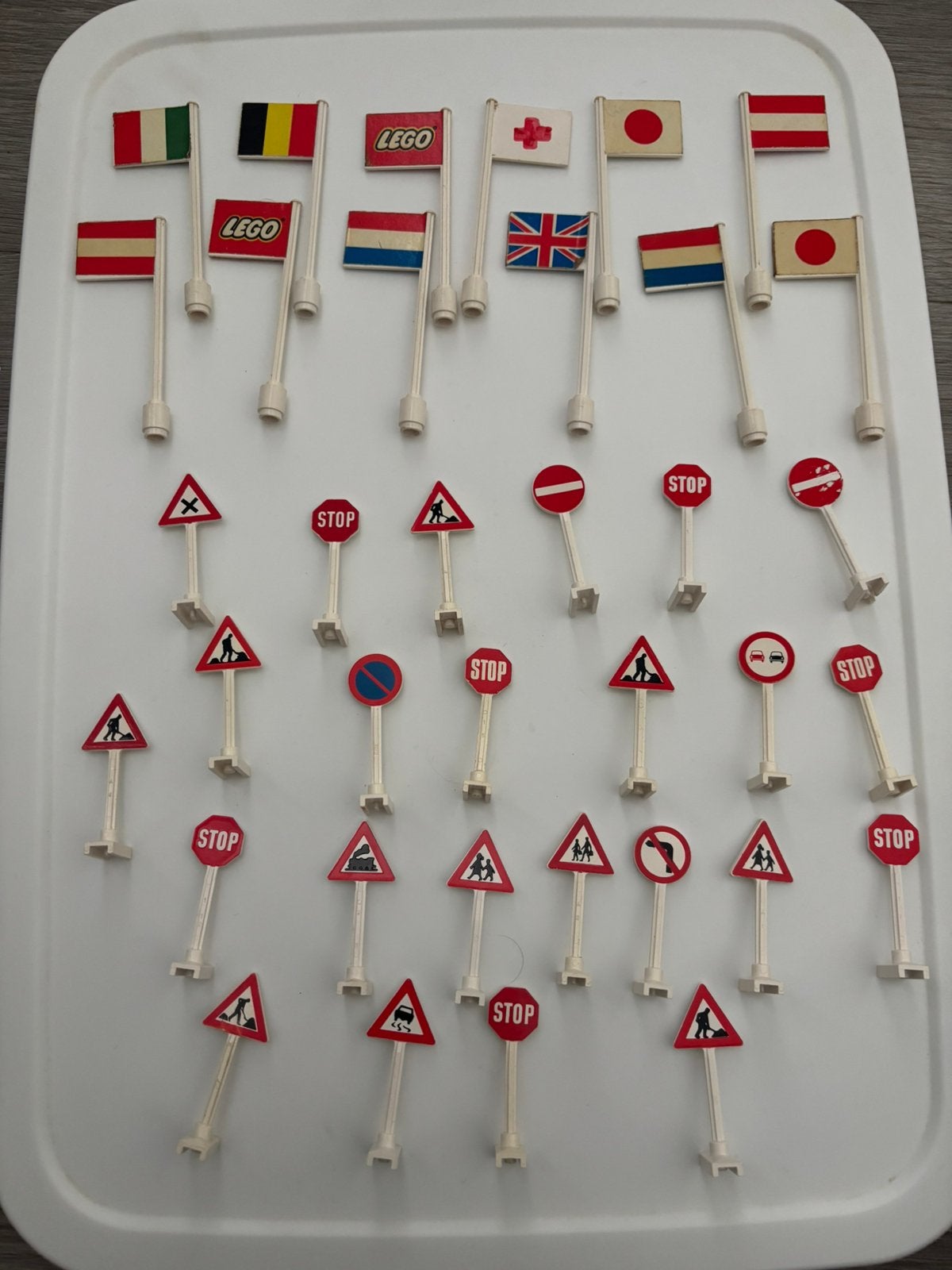Oude lego vlaggen en verkeersborden, Ophalen of Verzenden, Gebruikt, Lego