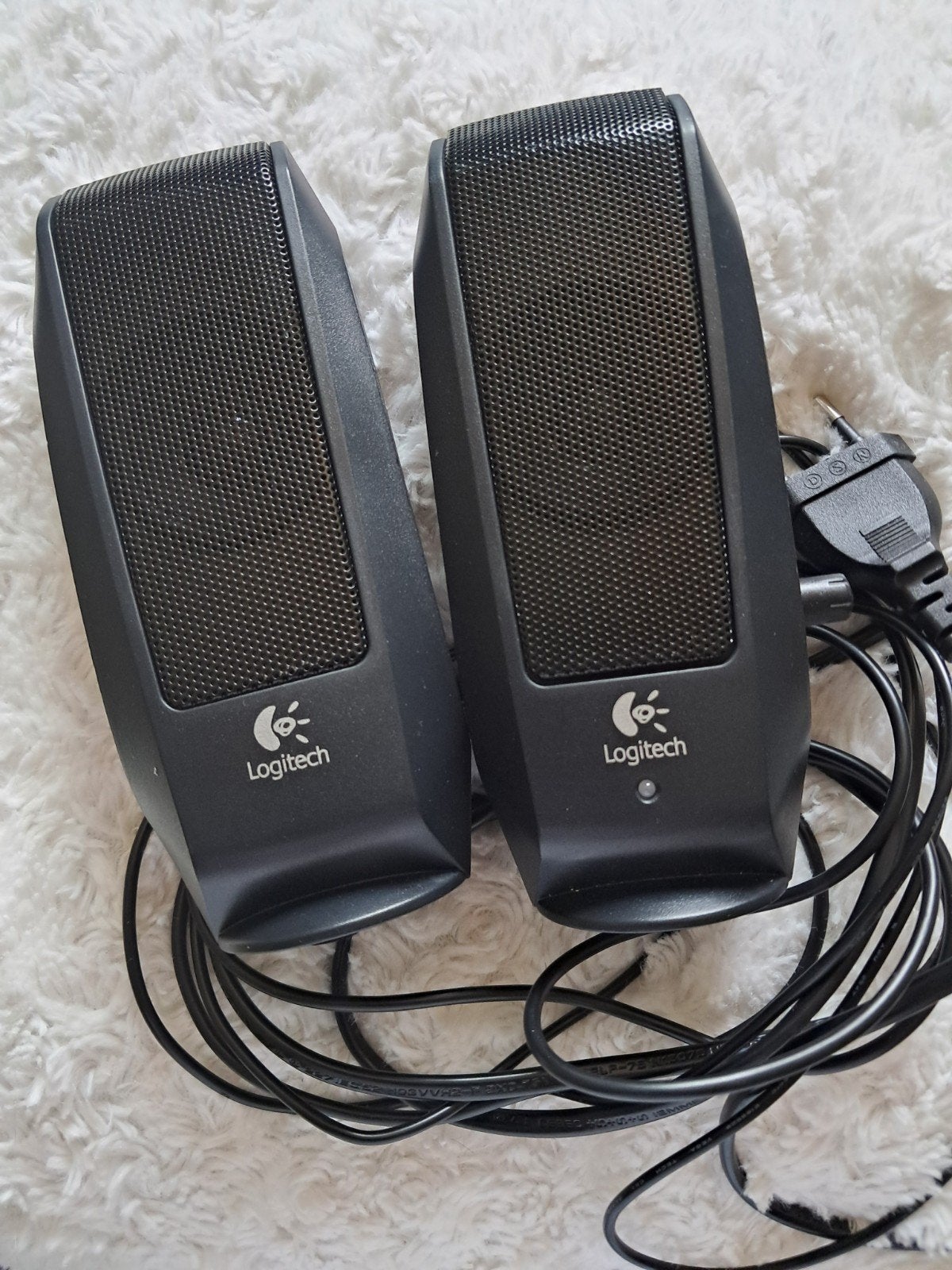 Logitech S-120 Zwarte Geluidsboxen - Goede Staat, Ophalen of Verzenden, Zo goed als nieuw, Audiokanaal 2, Logitech