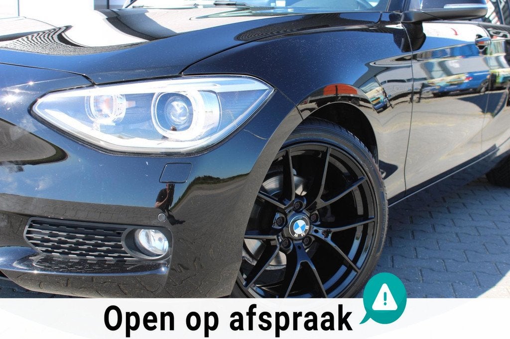 BMW 1-serie 116i executive /AUTOMAAT / 18 '' M VELGEN / XENO, Auto's, BMW, Gebruikt, 4 cilinders, Zwart, 650 kg