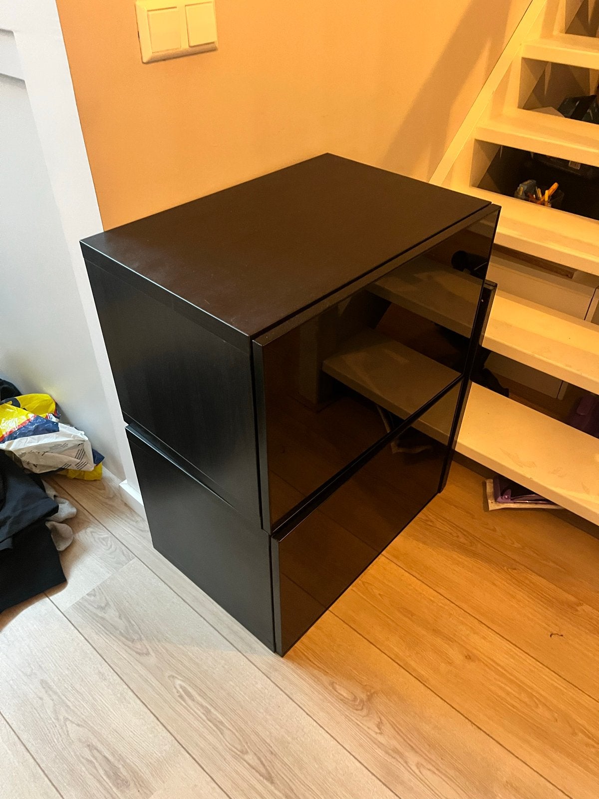 2x IKEA Besta kasten met glazen deuren en planken, Ophalen, Zo goed als nieuw