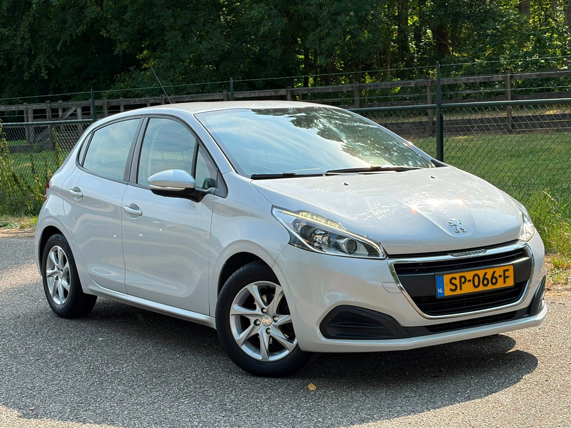 Peugeot 208 1.2 PureTech Active /Automaat/Airco/5-Deurs/, Gebruikt, Euro 6, 1199 cc, Bedrijf