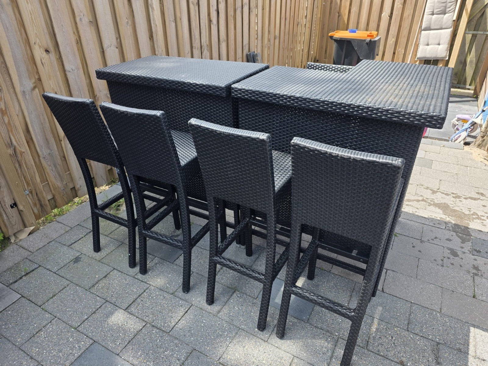 zwarte rotan barset  5 krukken, Tuin en Terras, Tuinsets en Loungesets, Ophalen, Zo goed als nieuw, 2 zitplaatsen