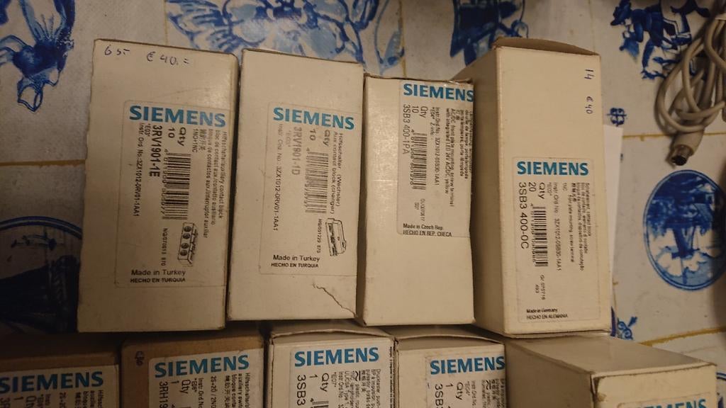 Partij Siemens schakelmateriaal, Doos, Minder dan 35 cm, Minder dan 50 cm, Ophalen of Verzenden