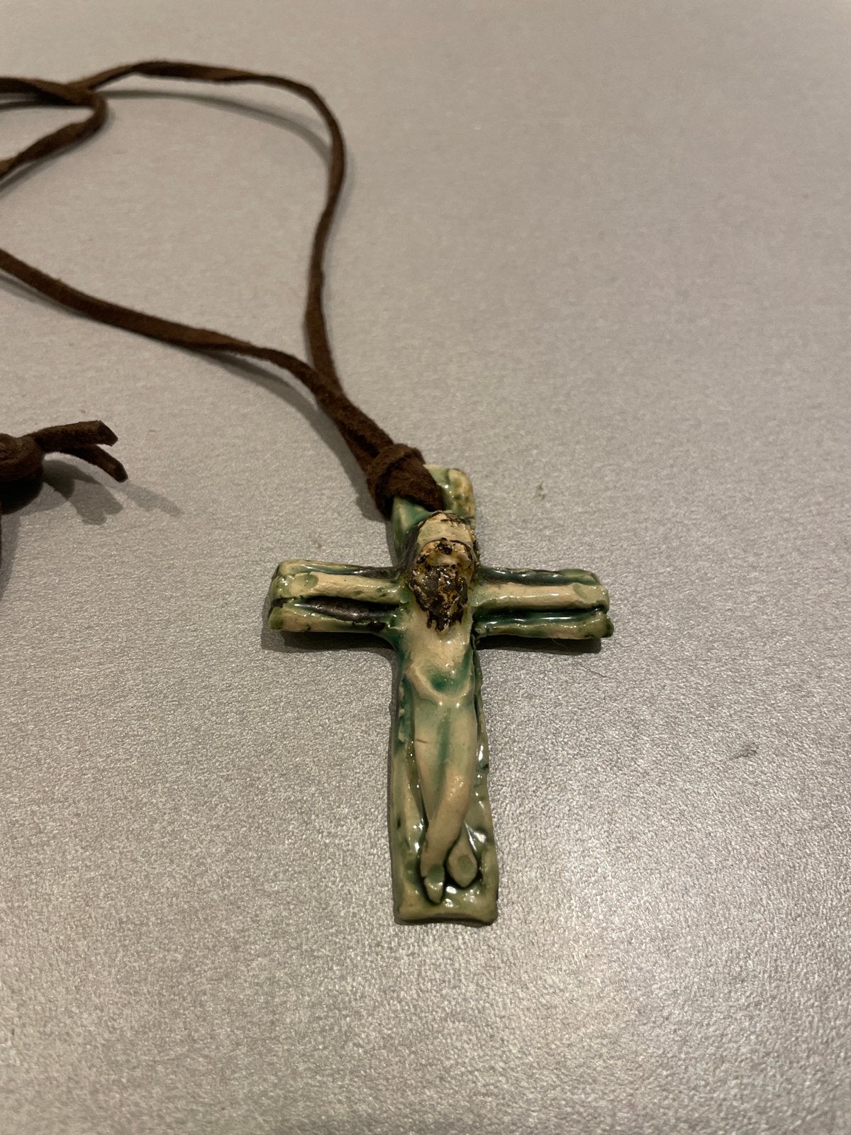 Uniek handgemaakt kruisbeeld ketting, Ophalen of Verzenden