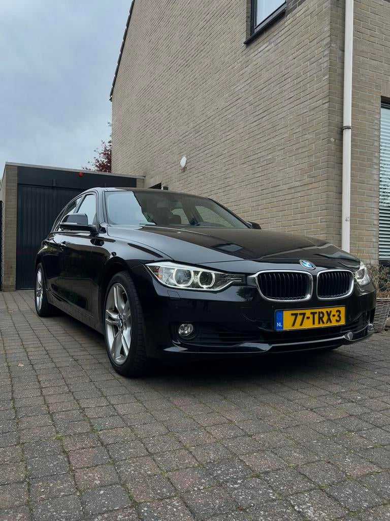 BMW 3-Serie 2.0IX 320 135KW Aut8 (f30) 2012 Zwart, Achterwielaandrijving, 4 cilinders, Zwart, Origineel Nederlands