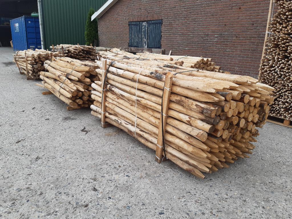 Kastanjehouten palen, heiningpalen, 300cm lang , 10/12cm dik, Tuin en Terras, Palen, Balken en Planken, Ophalen, Nieuw, 250 cm of meer