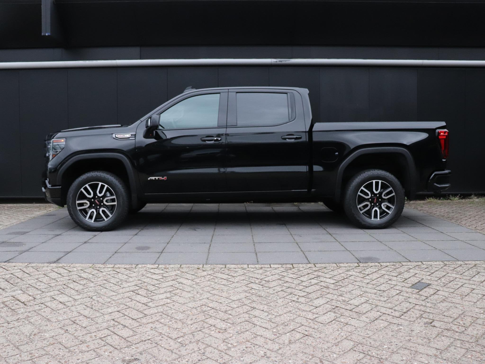 GMC Sierra AT4 6.2 V8 | LEDER | MEMORY | BOSE | TREKHAAK | S, Auto's, Automaat, Gebruikt, 426 pk, Zwart