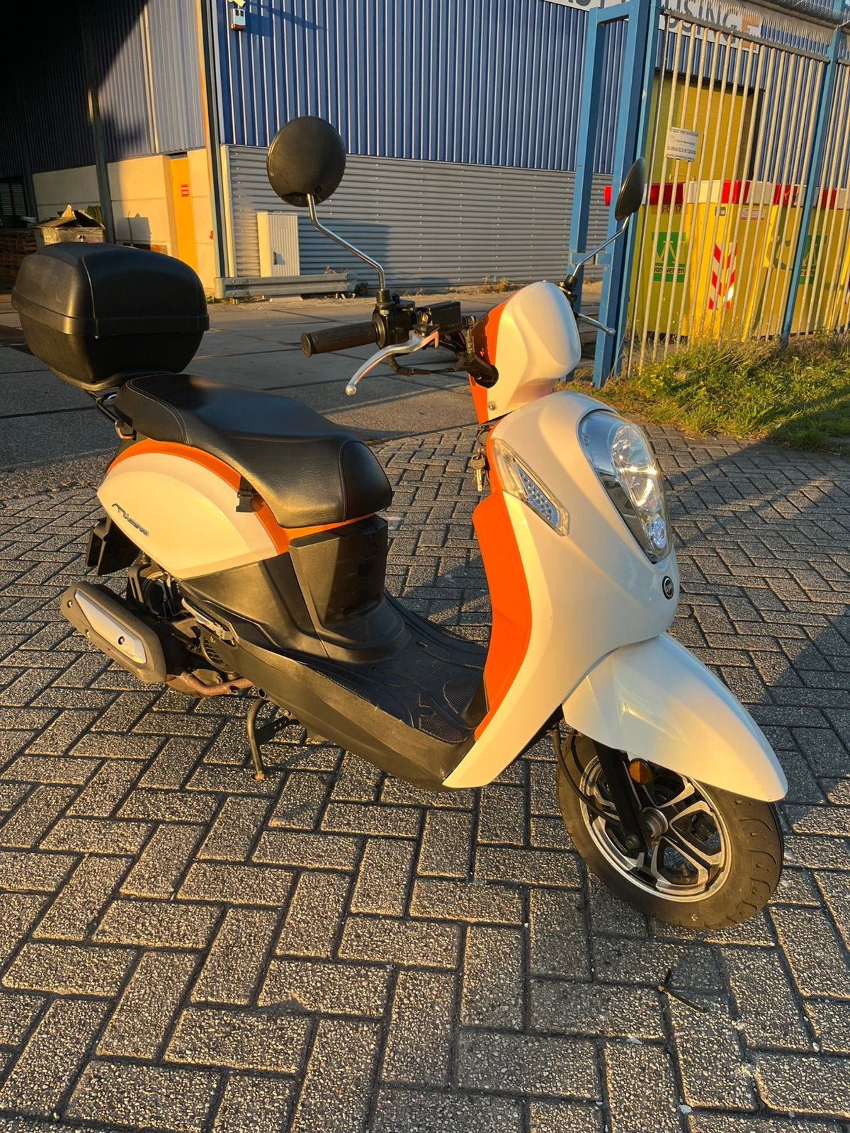 Sym mio 50 blauw kenteken plus extra’s, Fietsen en Brommers, Gebruikt, Maximaal 45 km/u, Benzine, 50 cc