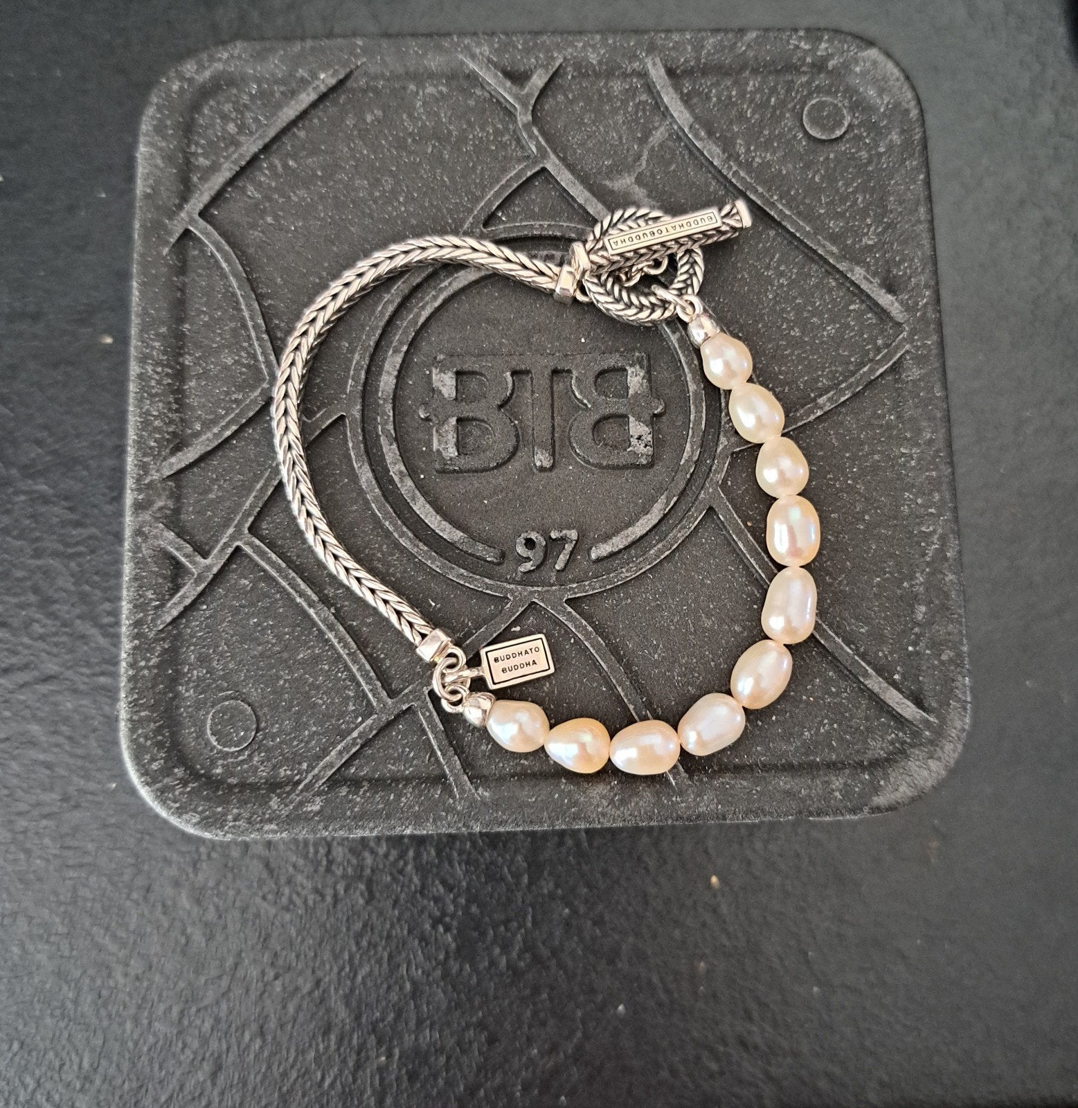 Te koop: Buddha-to-buddha armband, zilver/parel, Ophalen of Verzenden, Zo goed als nieuw, Zilver