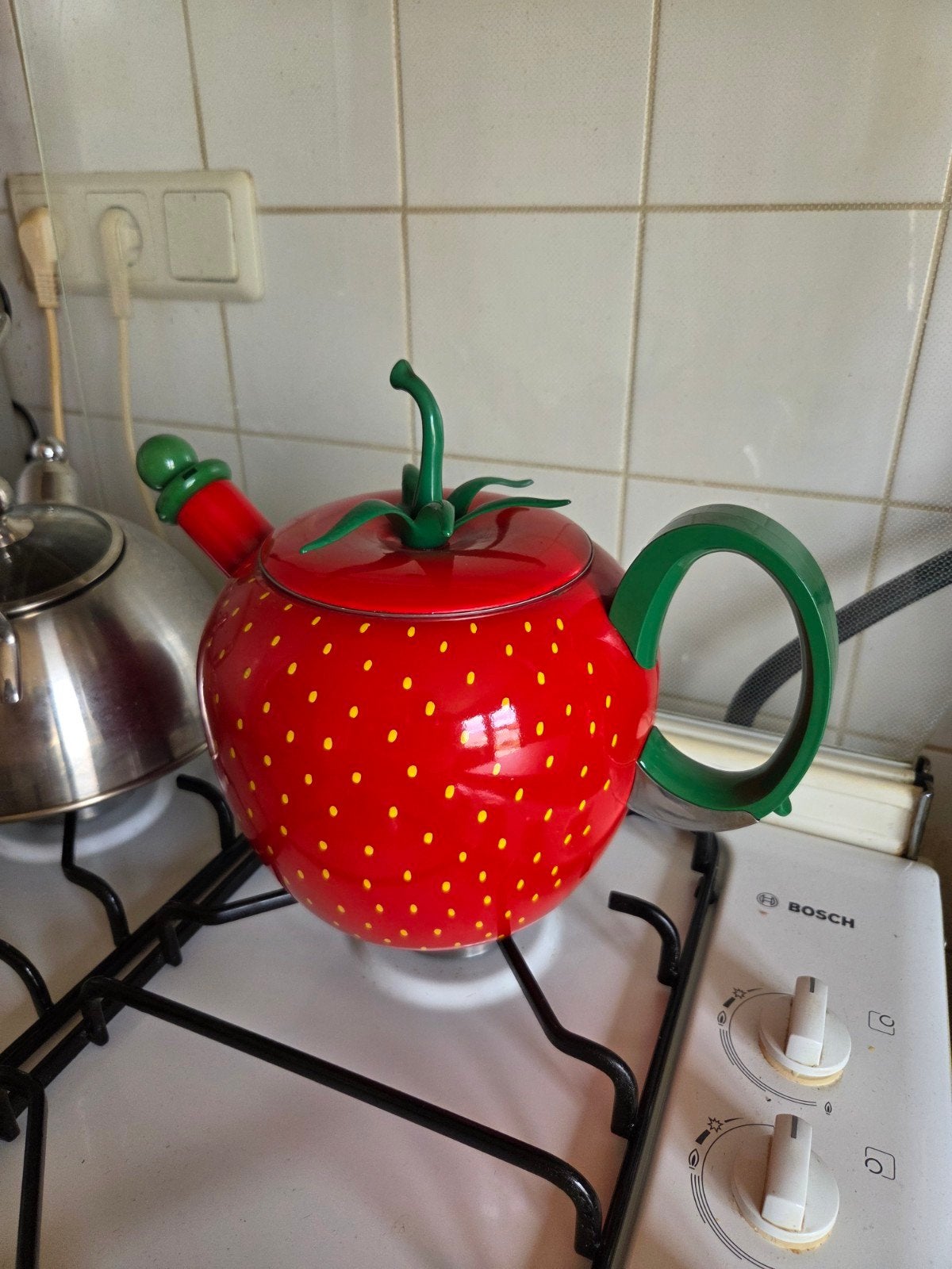 retro fluitketel (aardbei)., Verzamelen, Ophalen of Verzenden, Huis en Inrichting