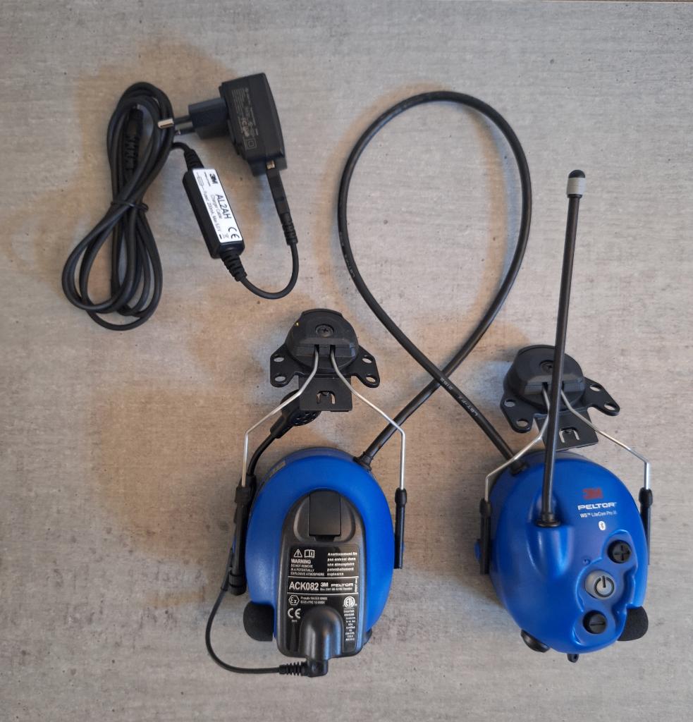3M Peltor WS LiteCom PRO  III headset + charger, Overige merken, Nieuw, Ophalen of Verzenden, Over oor (circumaural)
