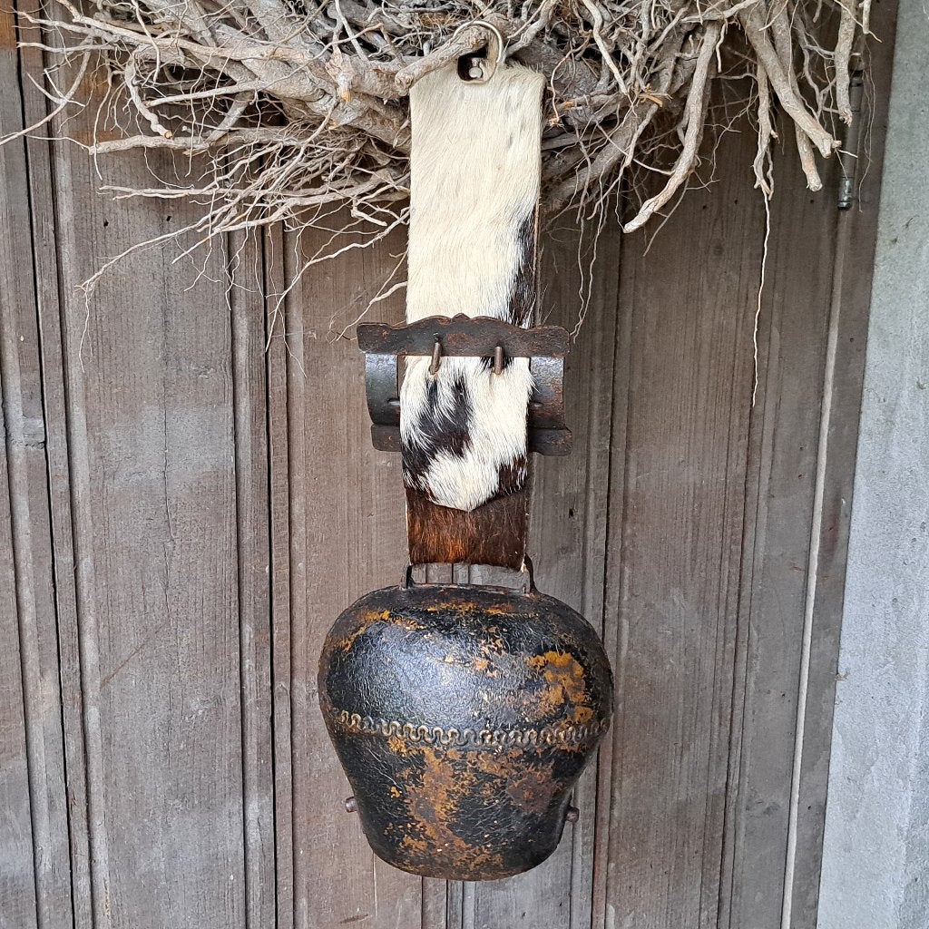 Oude koebel koe bel aan riem met vacht lengte 43cm *Etage3*, Gebruikt, ., Ophalen of Verzenden, .
