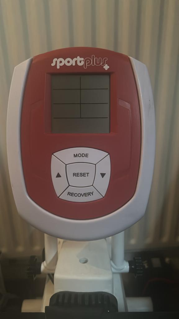 Goed werkend roeiapparaat (display werkt niet), Sport en Fitness, Fitnessapparatuur, Gebruikt, Armen, Ophalen of Verzenden, Metaal