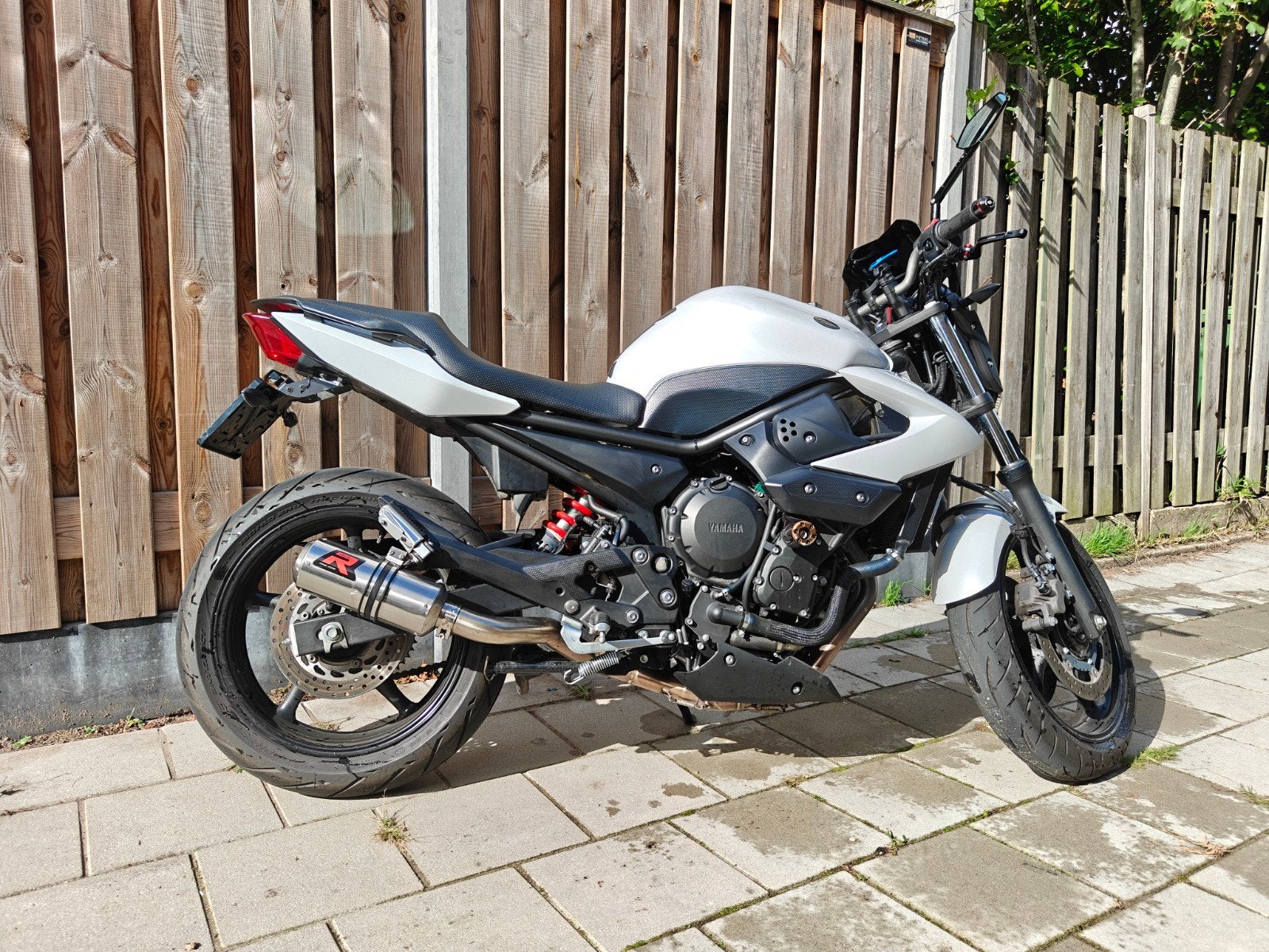 Yamaha xj6 uit 2012, Ophalen