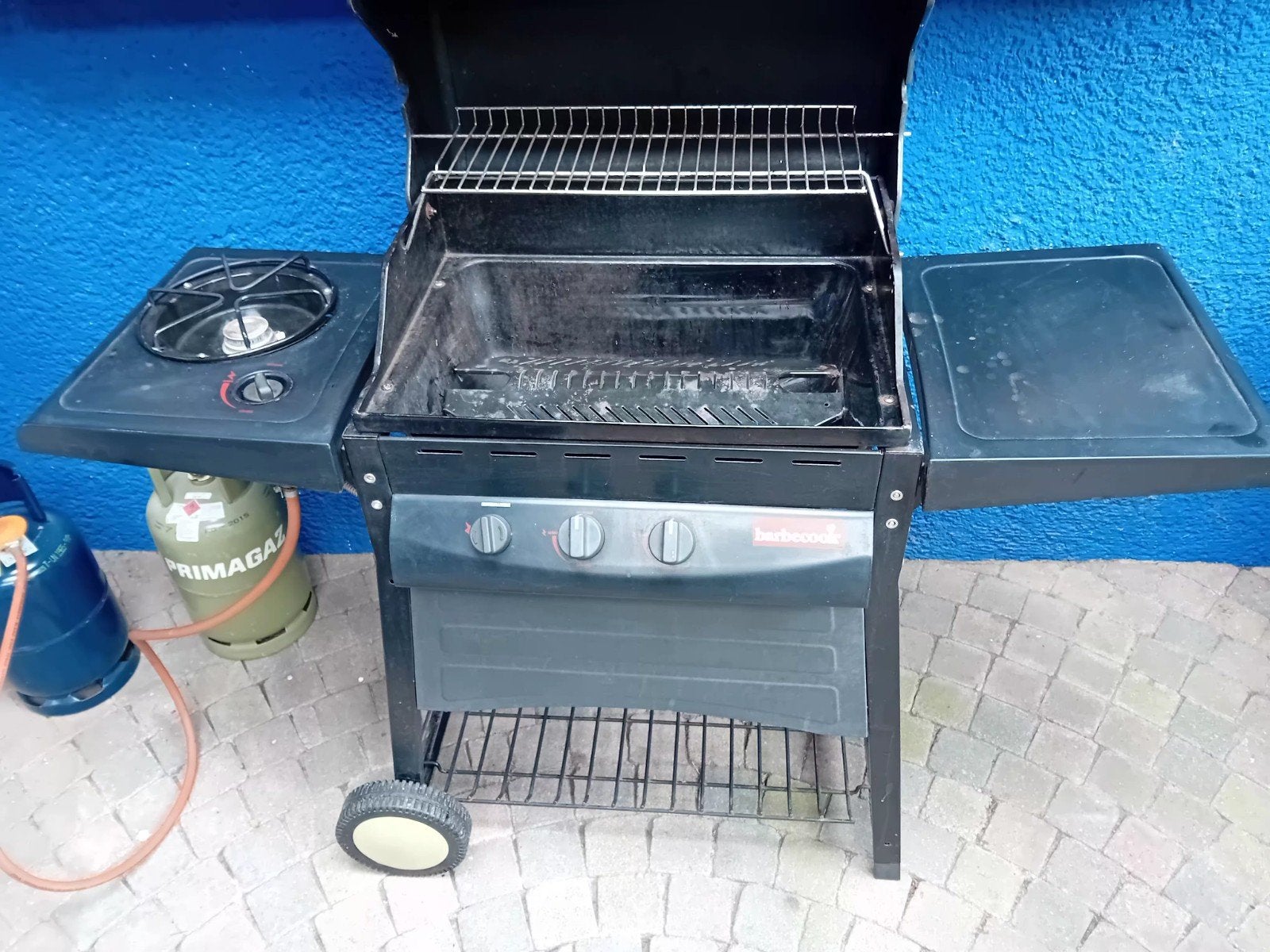 Barbecook gasbarbecue met zijbrander+ 2 gasflessen, Ophalen, Gebruikt, Barbecook