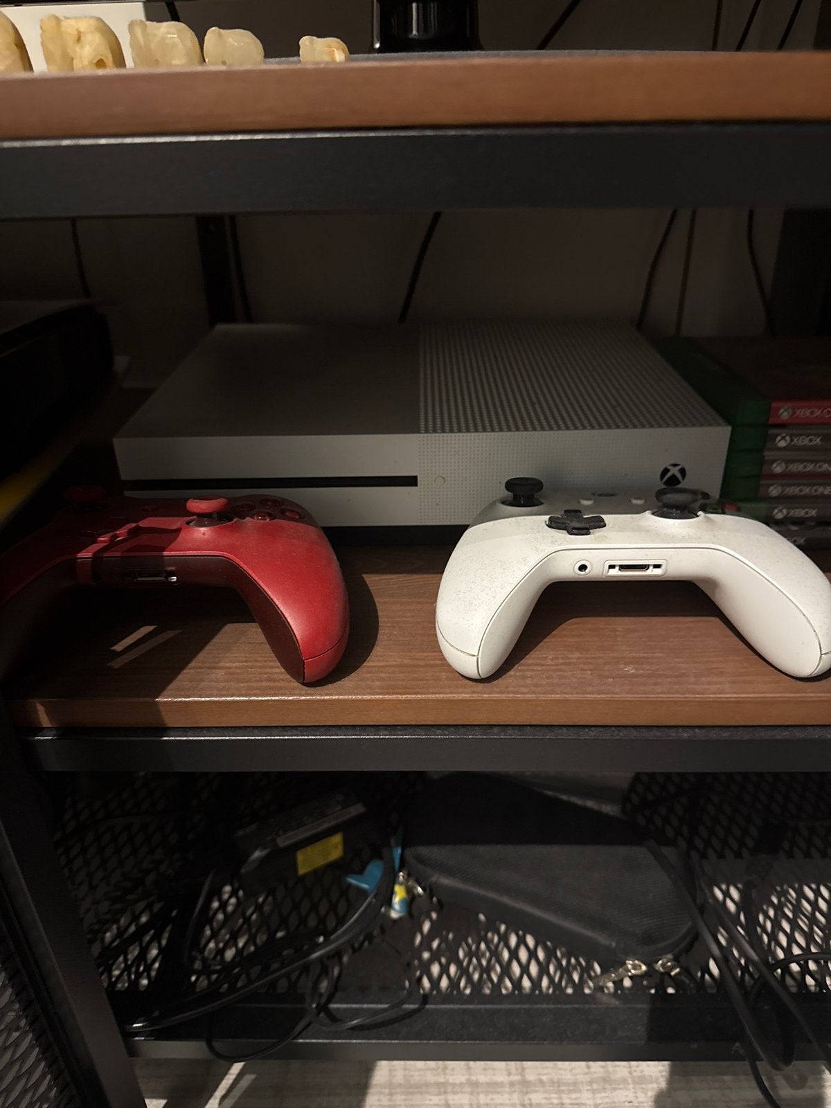 Xbox One S met games en optionele racestoel. Xbox= €150,-, Ophalen, Met 2 controllers, Xbox One S, 500 GB