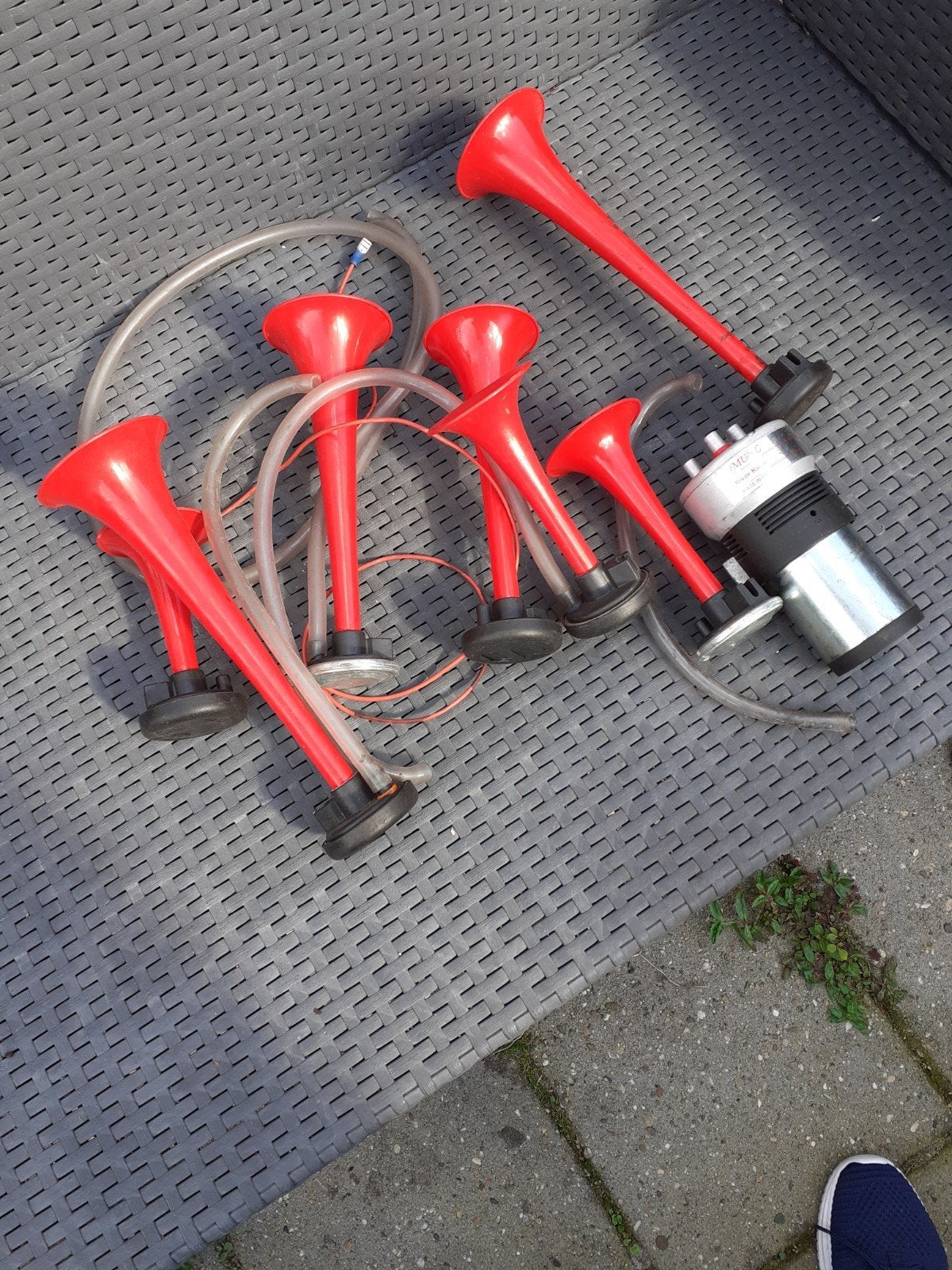 Luchthoorn, Ophalen, Nieuw