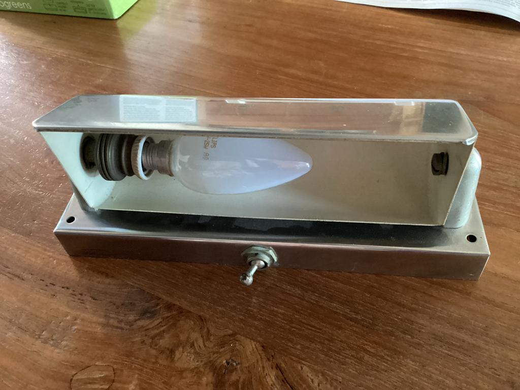 Vintage metalen lamp met schakelaar (Van Gispen) model 331, Huis en Inrichting, Ophalen of Verzenden, Gebruikt, Metaal