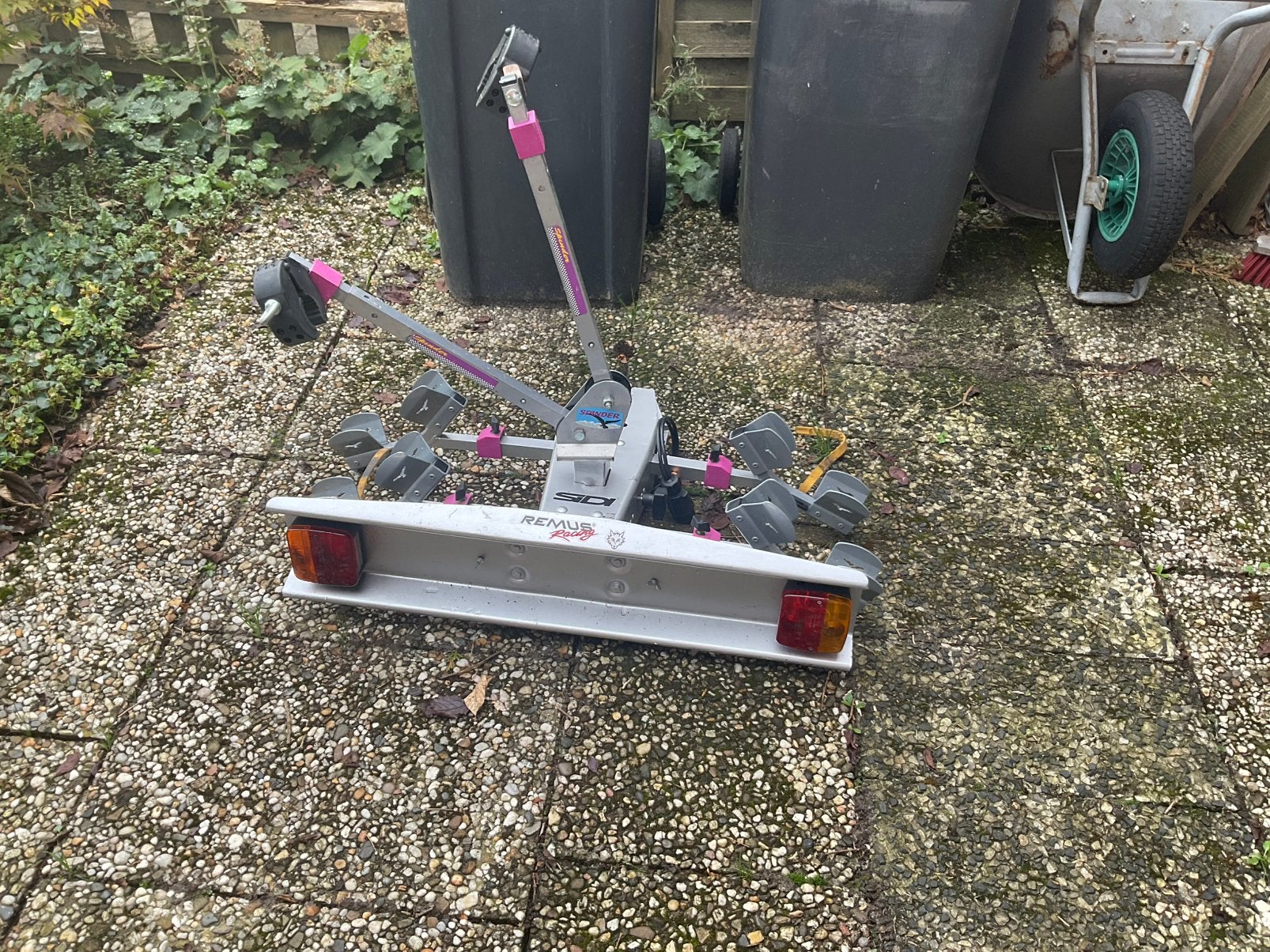 Zilvergrijze Fietsendrager Remus, Ophalen, Gebruikt, 2 fietsen, Trekhaakdrager