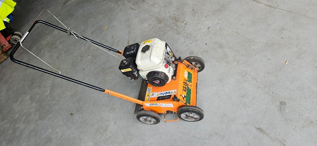 Te huur professionele verticuteermachine benzine, Ophalen, Gebruikt, Benzine, Eliet