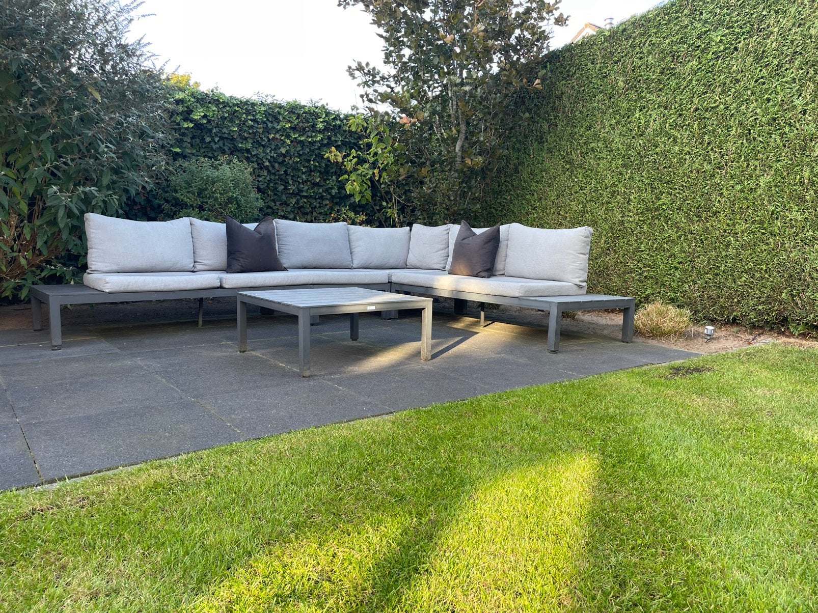 Foto 8 van Aluminium L-vormige loungeset Vinci (Exterioo) – Lichtgrijs