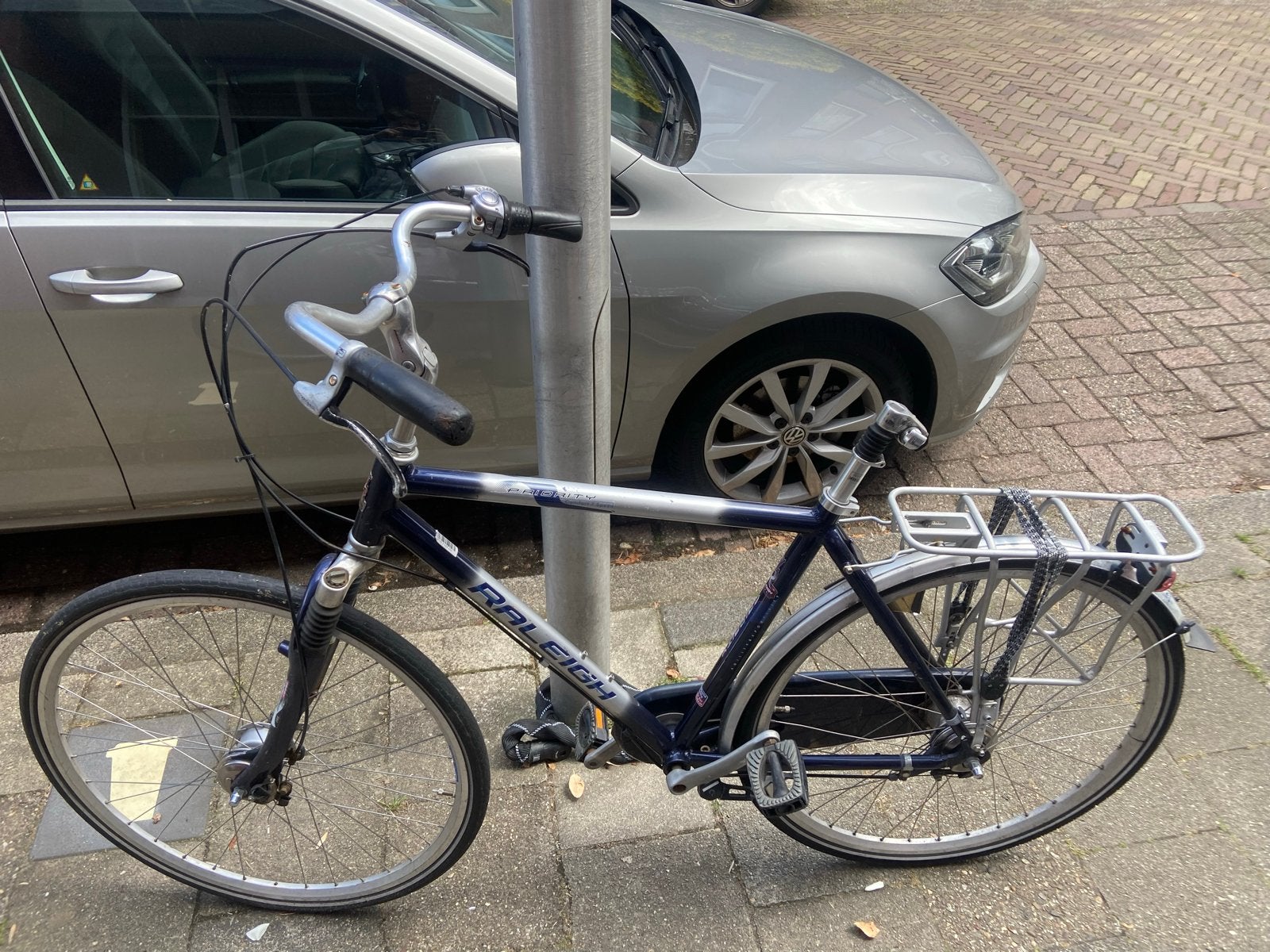 Raleigh fiets met versnellingen en bagagedrager, Fietsen en Brommers, Fietsen | Dames | Damesfietsen, Gebruikt, Overige merken