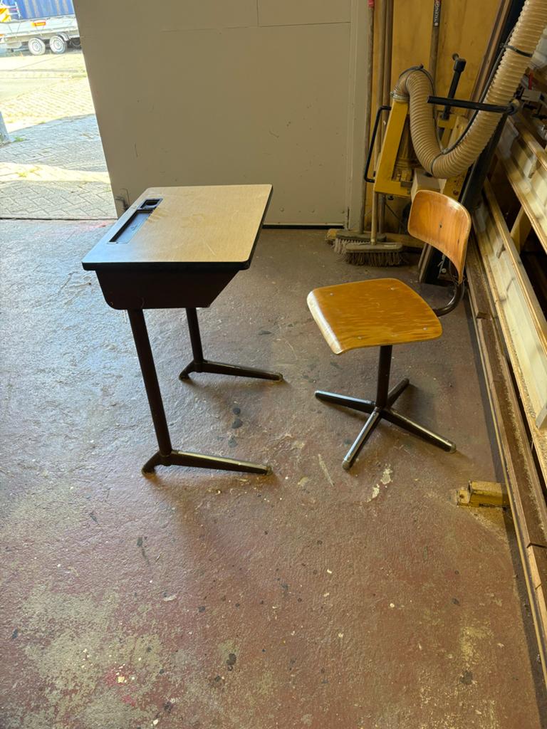 Vintage Retro Kinderbureau met Stoel - Schoolbureau, Ophalen, Opbergruimte, Hout, Kinderbureau