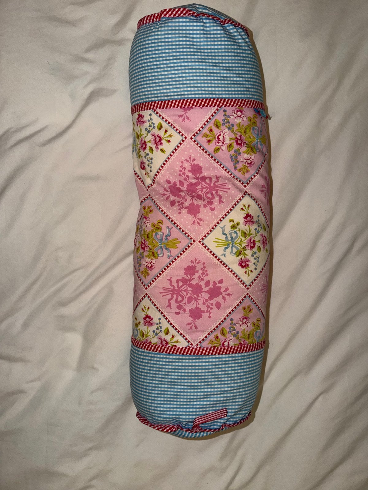 Pip Studio rolkussen met bloemenprint en ruitjespatroon, Ophalen of Verzenden, Zo goed als nieuw, Roze, Cilindervormig