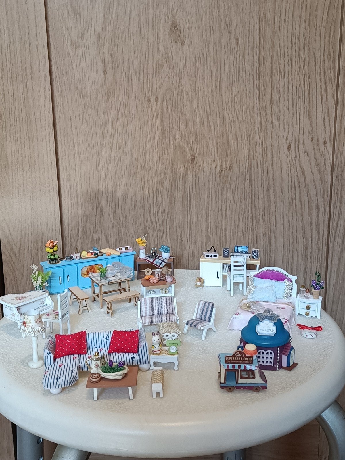 Lot miniatuur meubeltjes poppenhuis, Verzamelen, Ophalen of Verzenden, Gebruikt, Poppenhuis