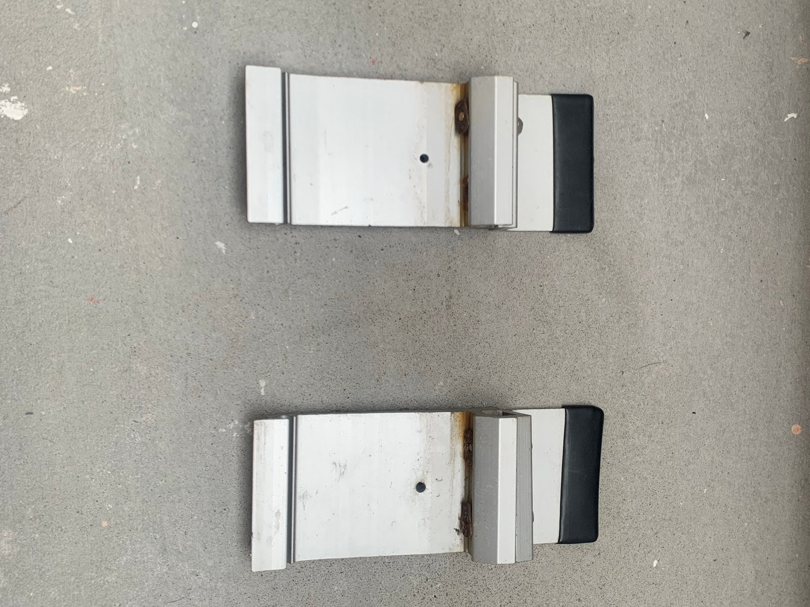 Aluminium dakdragerbevestigingen (2 stuks), Ophalen of Verzenden, Gebruikt