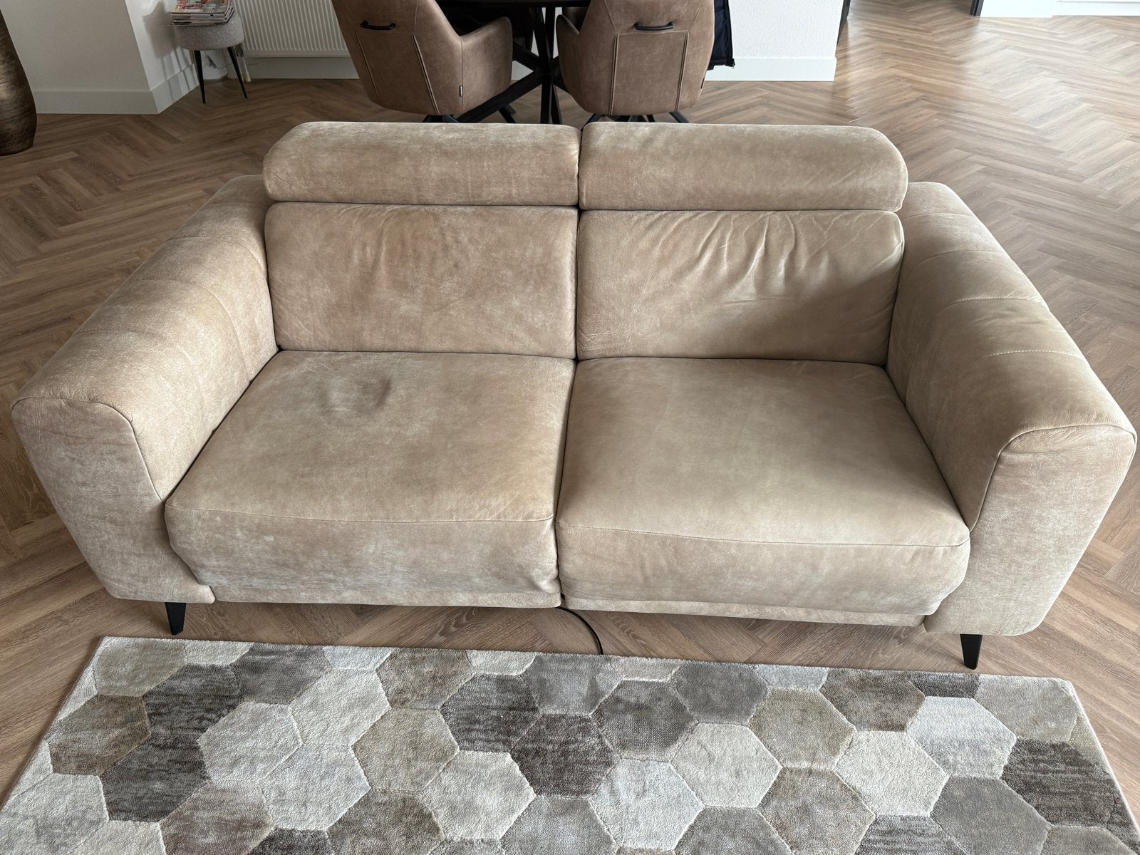 Comfortabele 2-zitsbank met relaxfunctie, Huis en Inrichting, Banken | Bankstellen, Ophalen, 150 tot 200 cm, Tweepersoons, Zo goed als nieuw