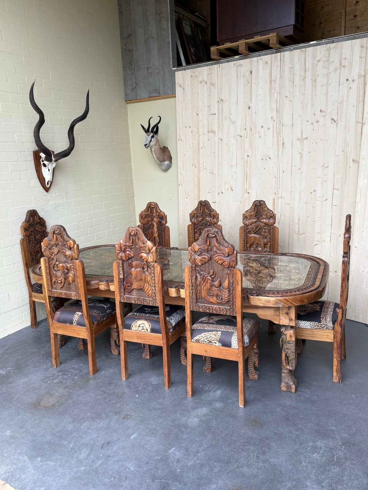 Unieke Afrikaanse Eettafel met Big 5 Houtsnijwerk, Ophalen of Verzenden