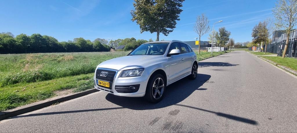 Audi Q5 2.0 Tfsi Quattro S-tronic 2009 Grijs, Auto's, Automaat, Stof, Zwart, Trekhaak