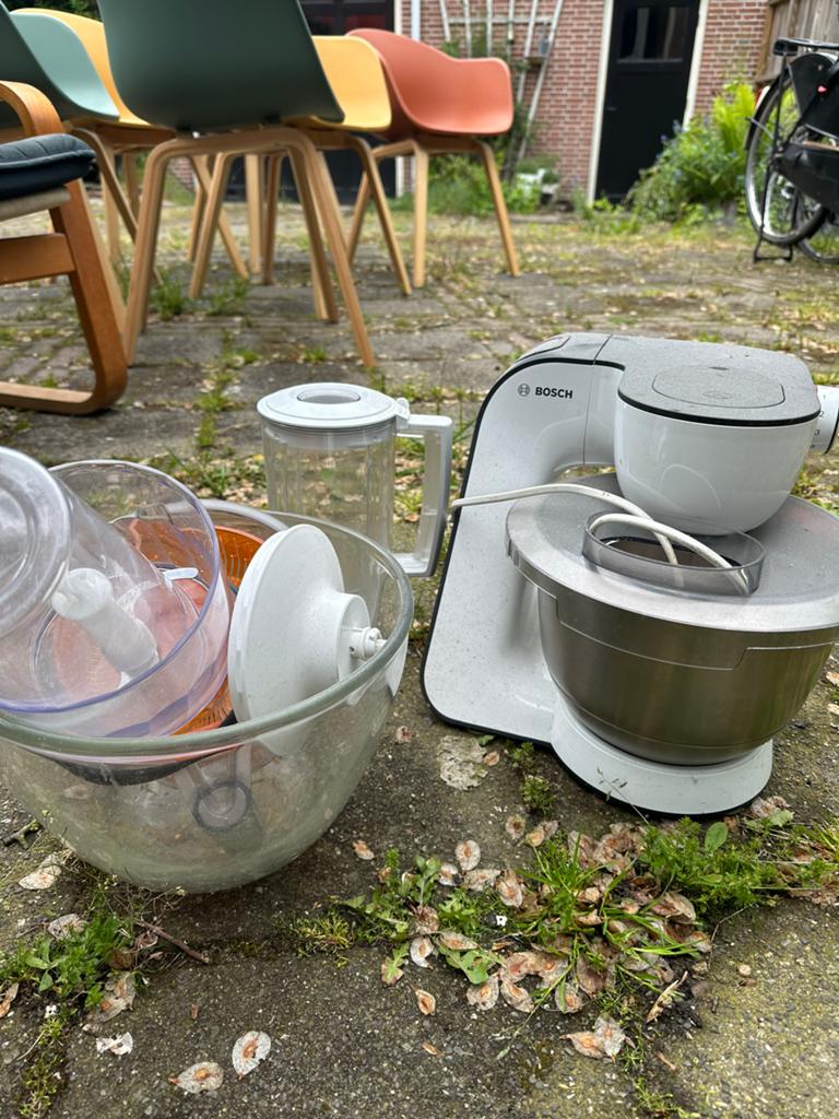 Bosch Keukenmachine met extra onderdelen - Zo goed als nieuw, Witgoed en Apparatuur, Keukenmixers, Ophalen, 3 snelheden of meer