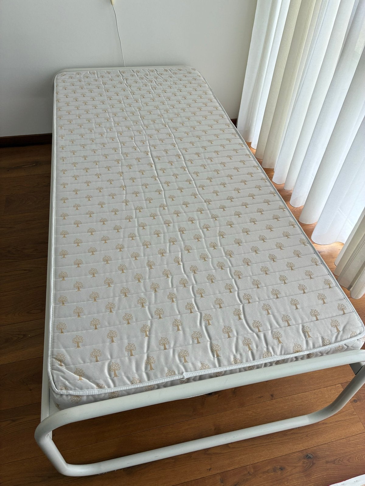 Stevige eenpersoonsbedden met matras (2 stuks), Ophalen, Gebruikt, Eenpersoons, Overige maten
